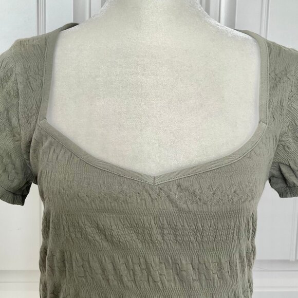 NWT Abercrombie & Fitch Women's Square Sweetheart Neck Cropped Textured Baby Tee - Picture 3 of 8
